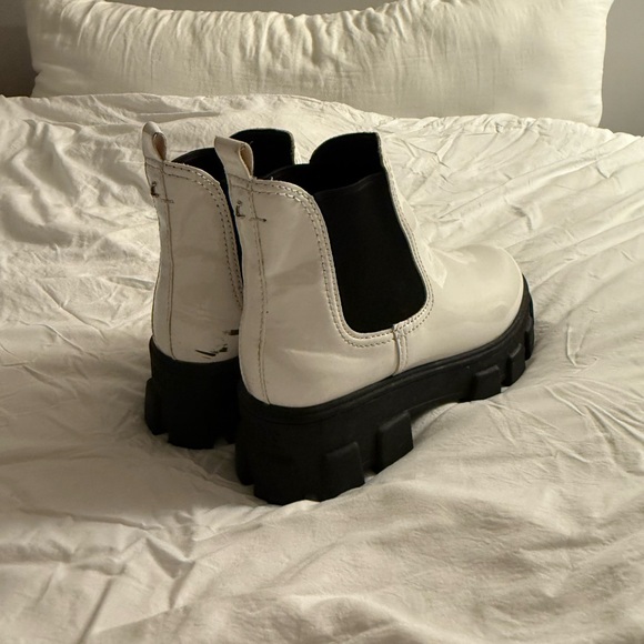 Circus Chelsea Boot - Picture 1 of 7